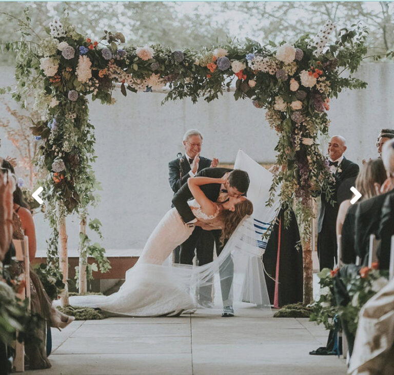 Love in Full Bloom 7 Reasons a Professional Wedding Florist is Essential