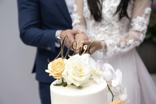 Sweet Sentiments: Choosing the Right Wedding Cake Designer